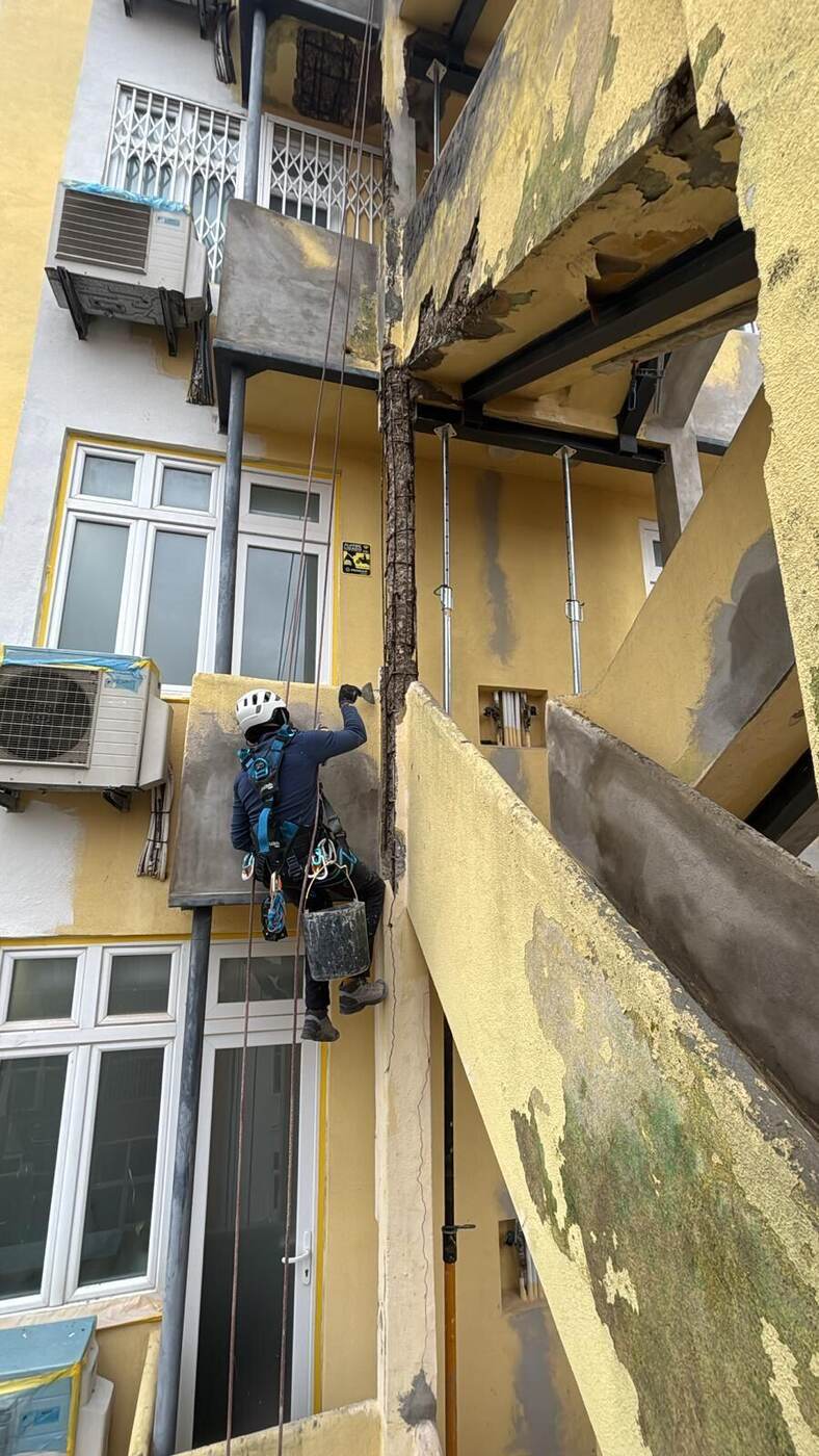 Reabilitação e pintura de fachada na Av. Almirante Reis, Lisboa