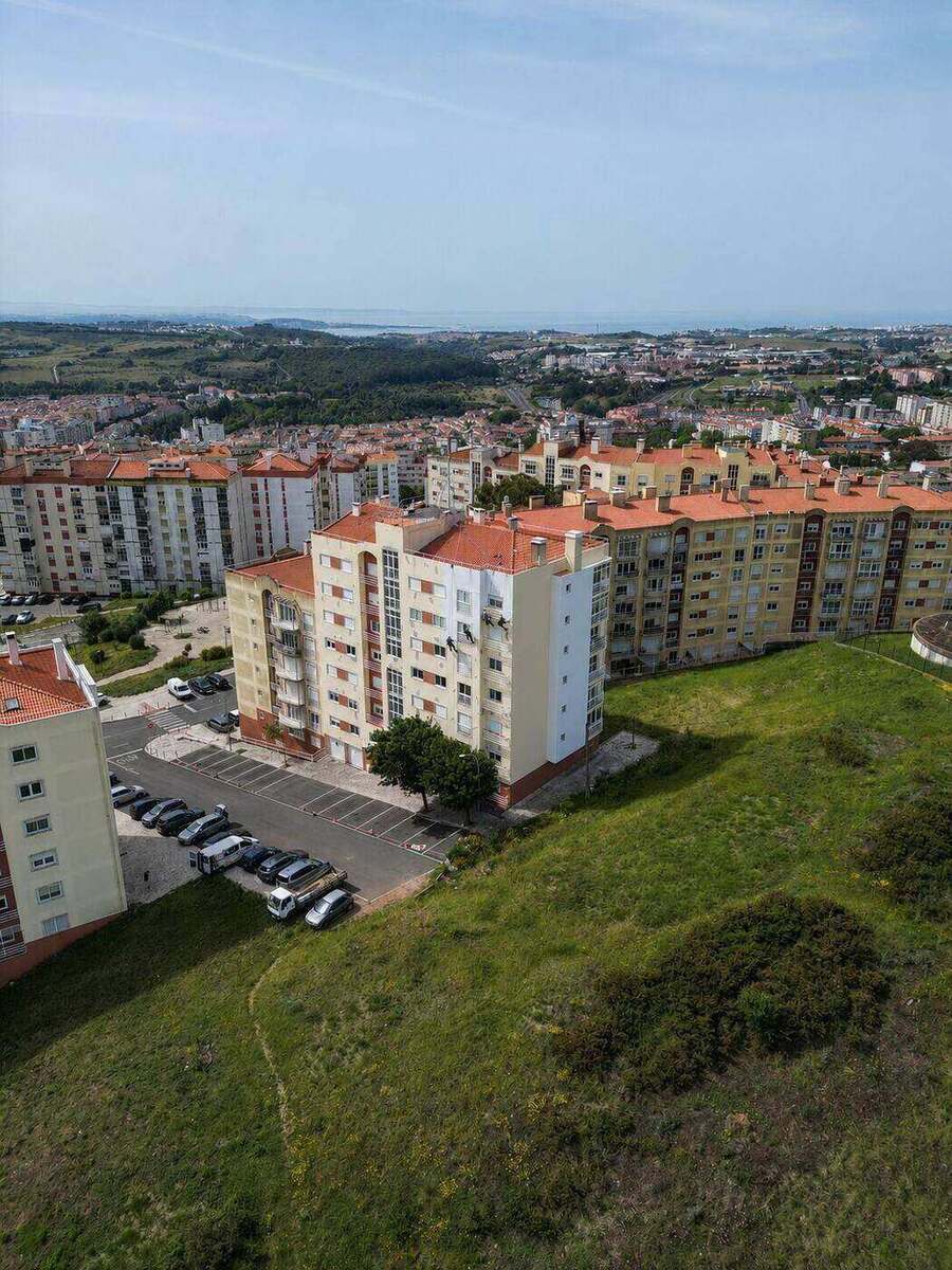 Enquadramento do edifício e envolvente durante a pintura de fachada: Lisboa