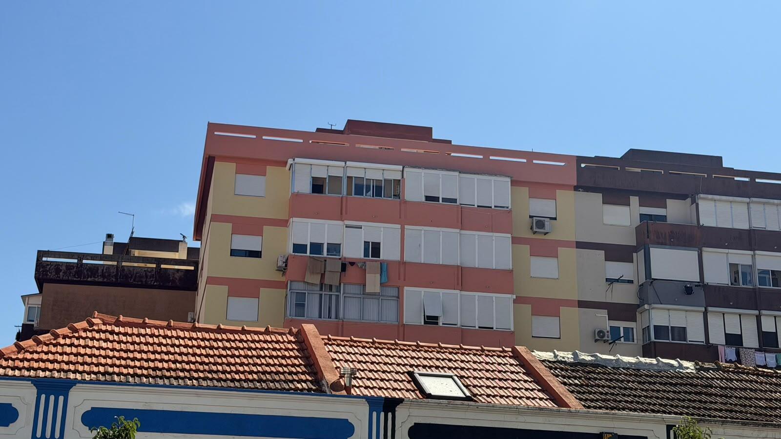 Trabalho de fachada de prédio por rappel em Lisboa | RJ Vertical